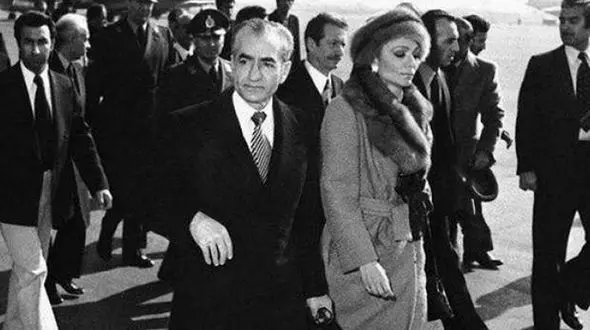  همخوابی بی شرمانه فرح و معشوقه اش در اتاق کناری شاه پهلوی + فیلم افشاکننده و واکنش شاه !