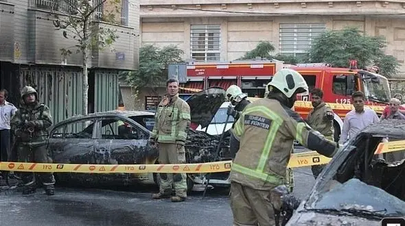 آتش گرفتن مگان و پژو پارس پارک شده در پارکینگ + عکس