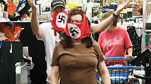 بازداشت زوجی با ماسک صلیب شکسته در امریکا