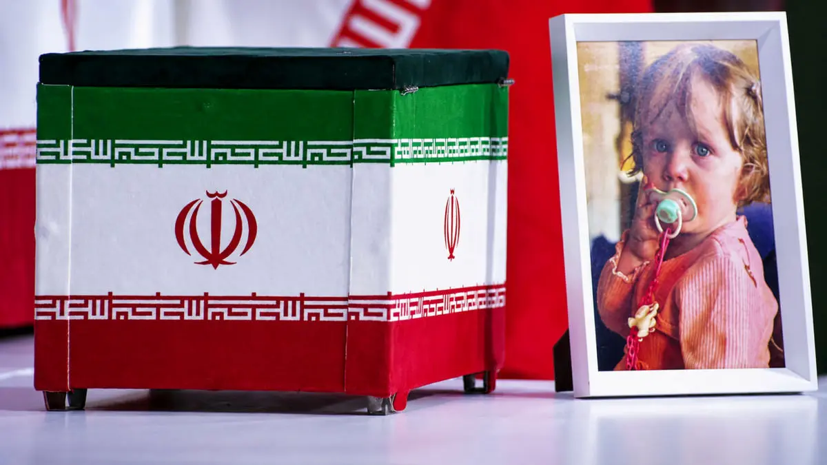 ادای احترام نمایندگان کشورهای خارجی به پیکرهای مطهر رهبر شهید انقلاب