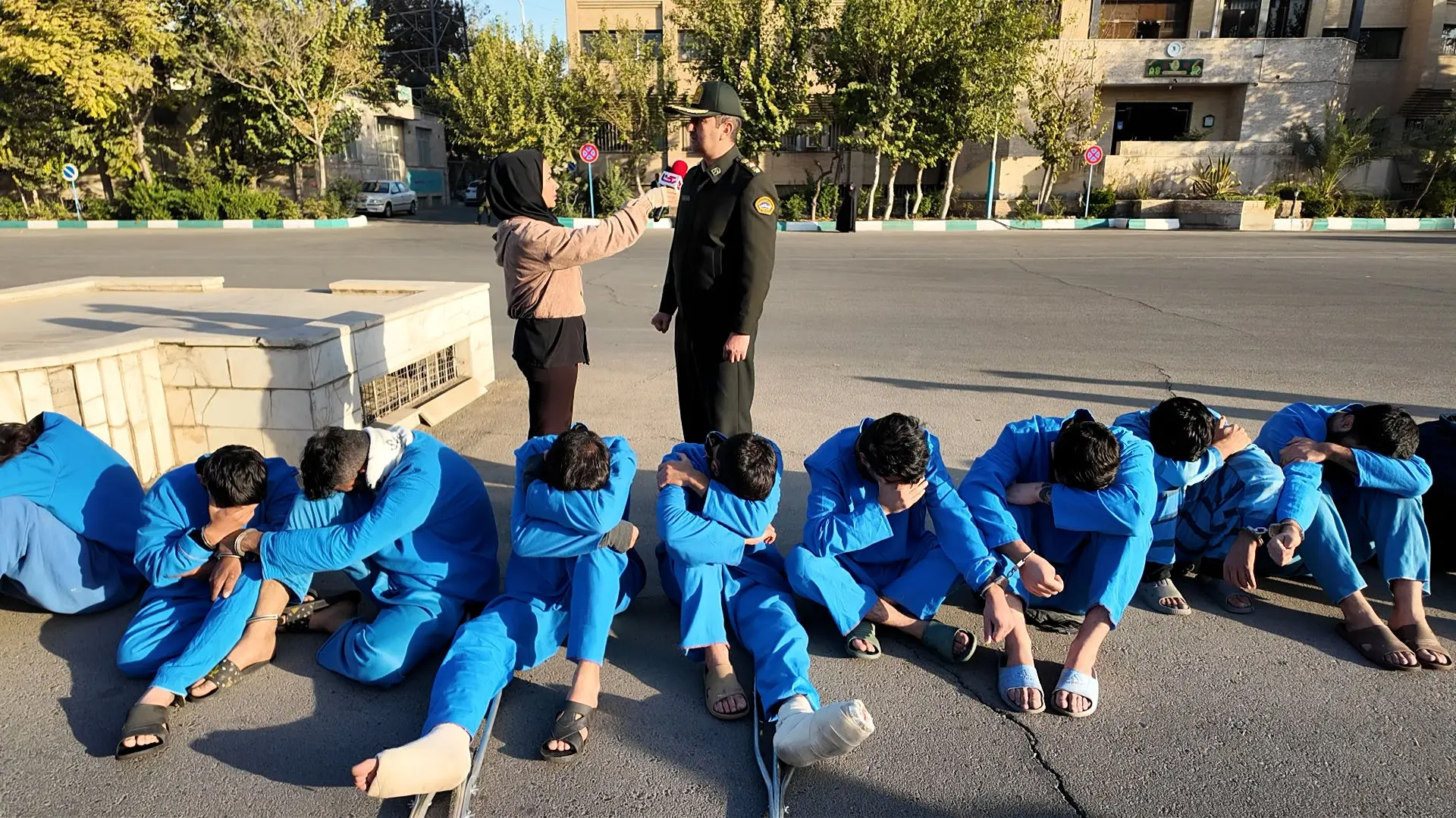 بی‌توجهی به ایست پلیس / فرار دو سارق موبایل با اصابت گلوله به پایان رسید + فیلم