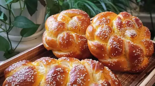 فیلم / طرز تهیه نان مغزدار دسر خوشمزه‌ای برای هر سلیقه