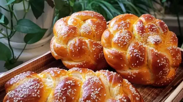 فیلم / طرز تهیه نان مغزدار دسر خوشمزه‌ای برای هر سلیقه