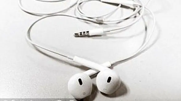 مرد جوان در خواب هندزفری را بلعید +عکس