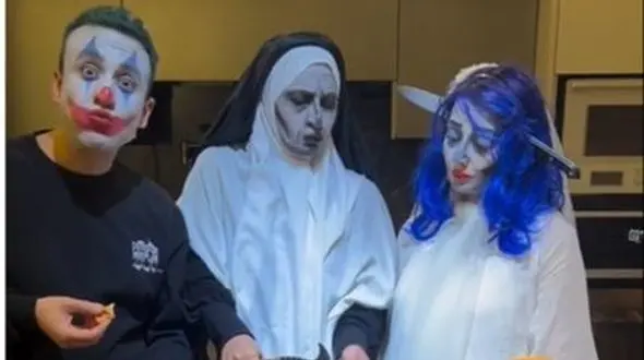 فیلم شب هالووینی فاطمه گودرزی در این سن و سال /  خلاقیت خانم بازیگر و عروس و پسرش که همه را به ذوق آورد ...