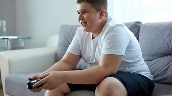 پرخاشگری و کاهش خلاقیت از عوارض چاقی/ چاق ها مهربان نیستند!