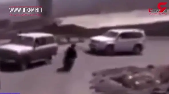 تصادف موتورسوار با خودروی کاروان عروسی+ فیلم