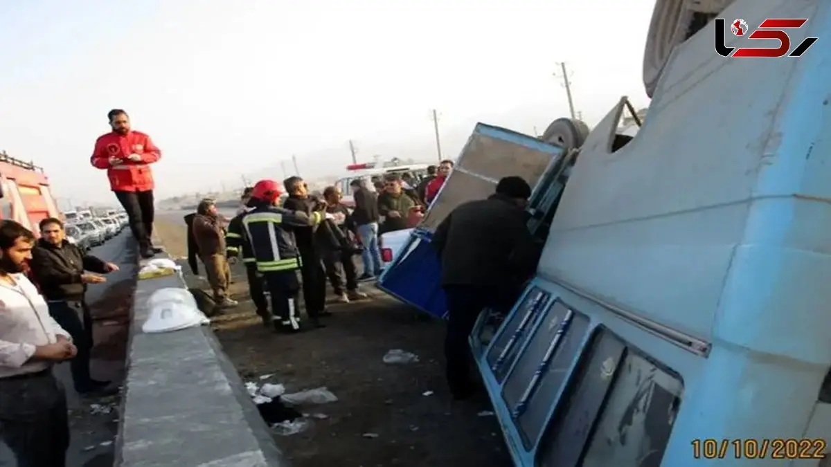 جزئیات واژگونی مینی‌بوس حامل کارگران ساوه/ مصدومیت 10 کارگر 