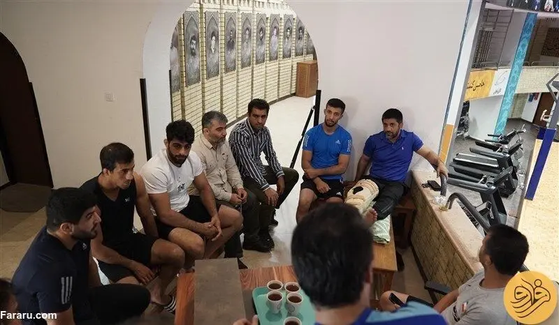 دبیر