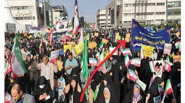 گاف‌های زشت صدا و سیما در راهپیمایی ۱۳ آبان امسال ! / پخش فیلم های آرشیوی سال های قبل !