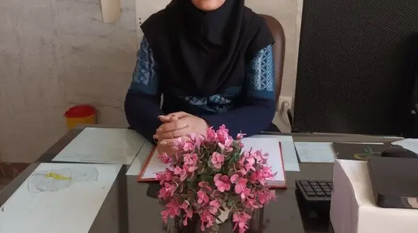 بانوی خیر کردستانی پوشاک مهربانی را به کودکان بی بضاعت هدیه کرد