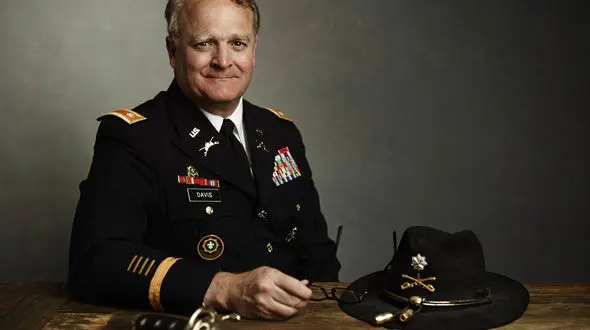 هشدار سرهنگ بازنشسته آمریکایی نسبت به عواقب جنگ با ایران /  توان مبارزه با موشک های ایران را نداریم