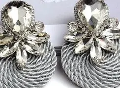 زیباترین گوشواره‌ های کنفی دخترانه برای استایل‌ های مدرن