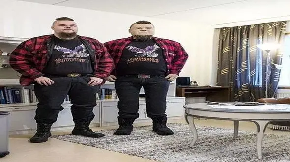 در این روستا از هر انسان 2 نفر وجود دارد + عکس ها