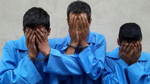 مردان مسلح با وحشت آفرینی در خانه های خرمشهری ها طلاها را سرقت می کردند / پلیس وارد عمل شد