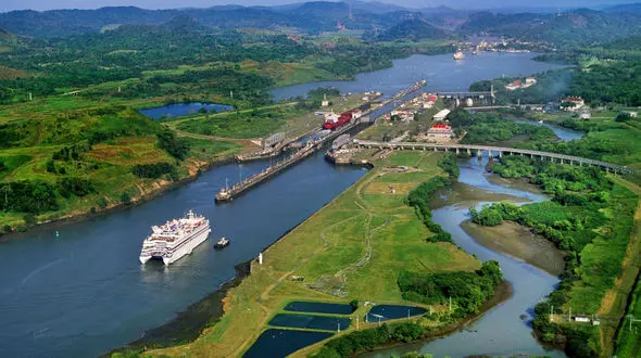 ببینید /  نحوه کار کانال پاناما چگونه است؟ + فیلم 