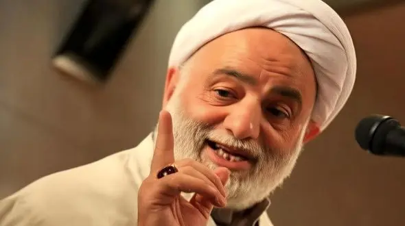 فیلم/ خاطره طنز حاج آقا قرائتی از یک روحانی ماجراجو کنار دریا/ بخاط همینه میگن زود قضاوت نکن!