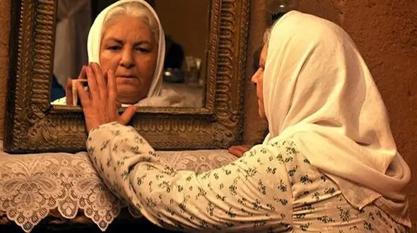 بازی در زیر آسمان شهر را رد می کنم 