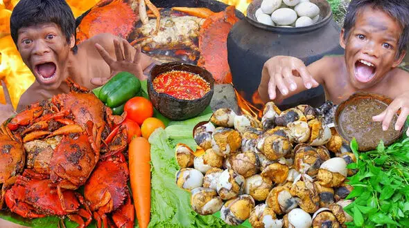 خوراک روستایی اندونزی؛ تجربه‌ای متفاوت از غذا با خرچنگ و تخم اردک + فیلم