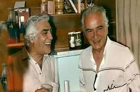 فیلم آواز خاطره ساز / حسین گل نراقی مرا ببوس رو می خونه انوشیروان مینوازه 