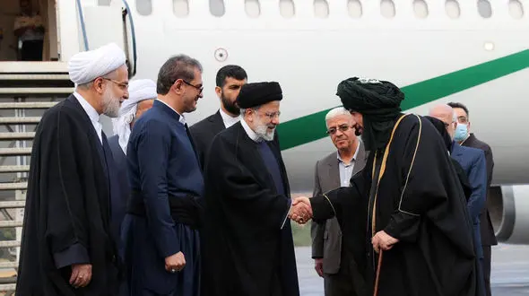 رئیس جمهور وارد سنندج شد