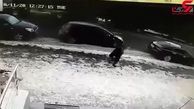 مرگ هولناک یک زن بر اثر سقوط قطعه یخ از آسمان بر سرش +فیلم ( 14+)
