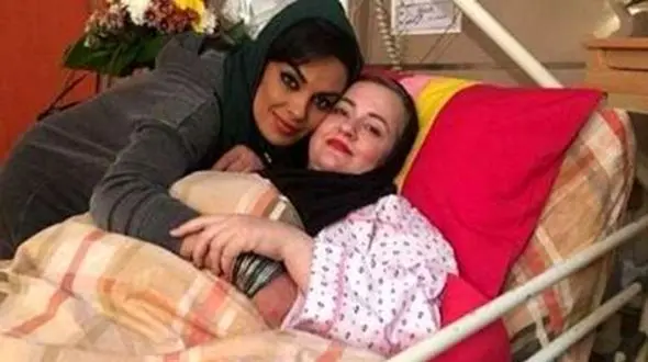 عکس ها / عیادت خانم بازیگران ایرانی از نعیمه نظام دوست در بیمارستان/ از شراره رخام تا رزیتا غفاری و  بهاره رهنما از شهرزاد کمال‌زاده تا آرام جعفری و...