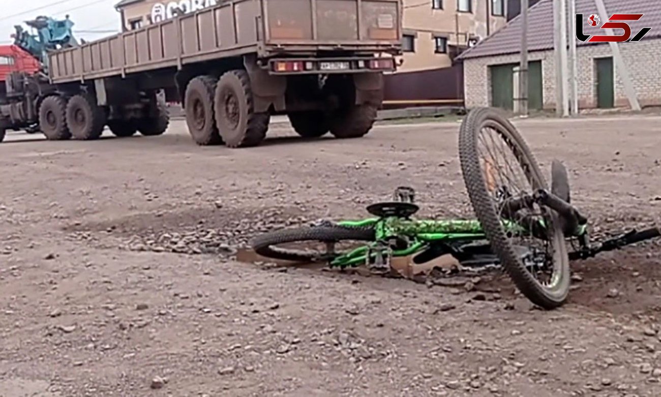 پرواز مرگبار دوچرخه سوار بر روی کامیون ! / در جاده بوئین زهرا -قزوین اتفاق افتاد