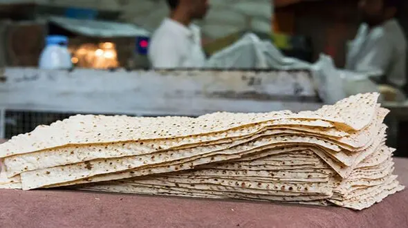روزنامه کیهان: افزایش قیمت نان مشکوک است/  چگونه قیمت نان، مرغ، برنج و روغن گران شدند