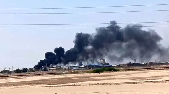 آتش سوزی هولناک در شهرک صنعتی آبادان + فیلم