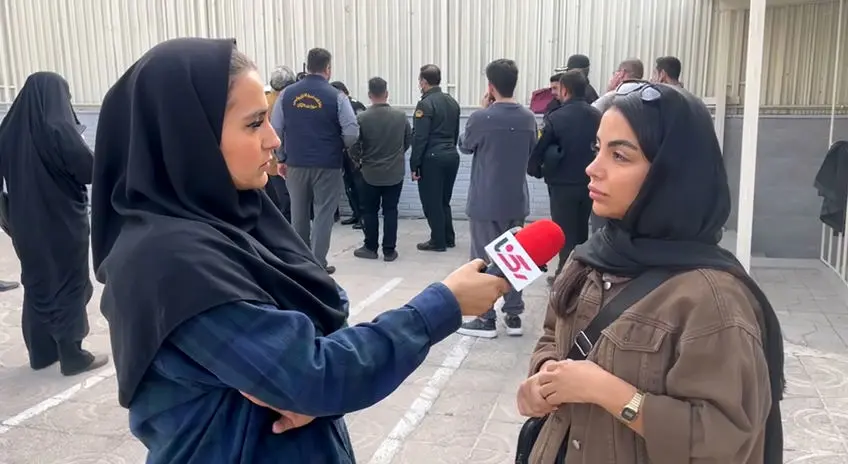 دختر تهرانی: بین دو درخت ایستاده بودم که موبایلم را قاپیدند/ در کمتر از یک ساعت دزد موبایلم بازداشت شد 