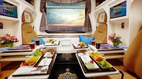 قطارهای 5 ستاره فدک سه ساله شد