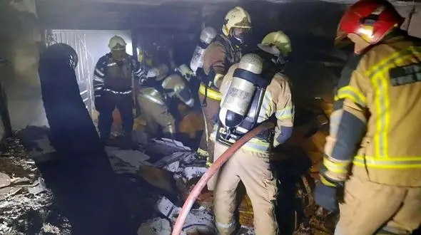 آتش سوزی انبار لوازم بهداشتی در تهران + عکس و فیلم