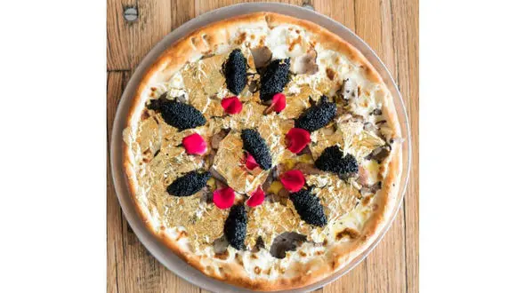 پیتزای 7 میلیون تومانی از طلای 24 عیار+عکس