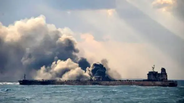  شرکت کشتیرانی درباره آتش سوزی نفتکش ایرانی  بیانیه صادر کرد 