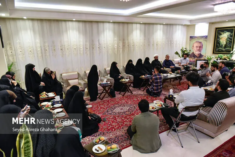 دیدار با خانواده شهید لاریجانی