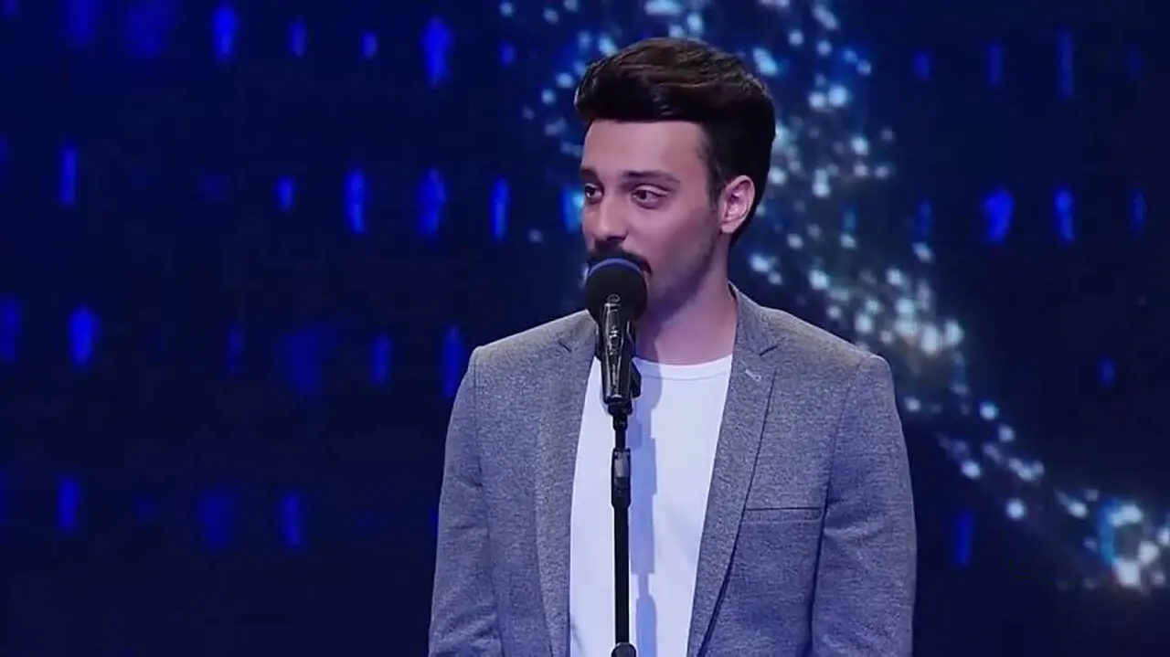 ببینید / عذرخواهی آریا عظیمی‌نژاد از حذف یک خواننده ! / بعد  2 سال چه شد ؟! + فیلم