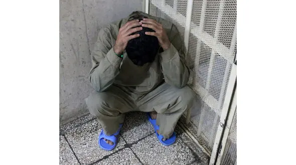 جوان زورگیر در غیاب همدست فراری اش محاکمه شد / سرقت های خشن در بزرگراه های تهران + عکس