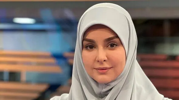 زن دوم  قالیباف شیک ترین خانم مجری صدا و سیما !  + عکس ها و بیوگرافی شعله رزمجو