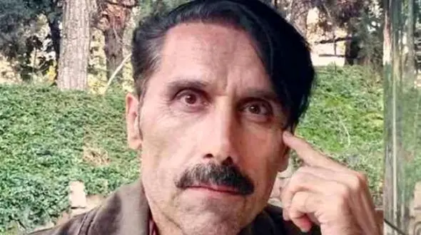  امیر آتشانی عمو غلام « سریال پس از باران » بعد از ۲۵ سال از چهره جدید خودش و پسرش بزرگش رونمایی کرد / عموی ساده ی خانم کوچیک