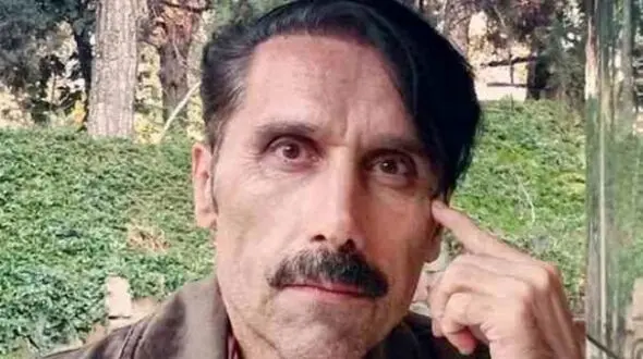  امیر آتشانی عمو غلام « سریال پس از باران » بعد از ۲۵ سال از چهره جدید خودش و پسرش بزرگش رونمایی کرد / عموی ساده ی خانم کوچیک