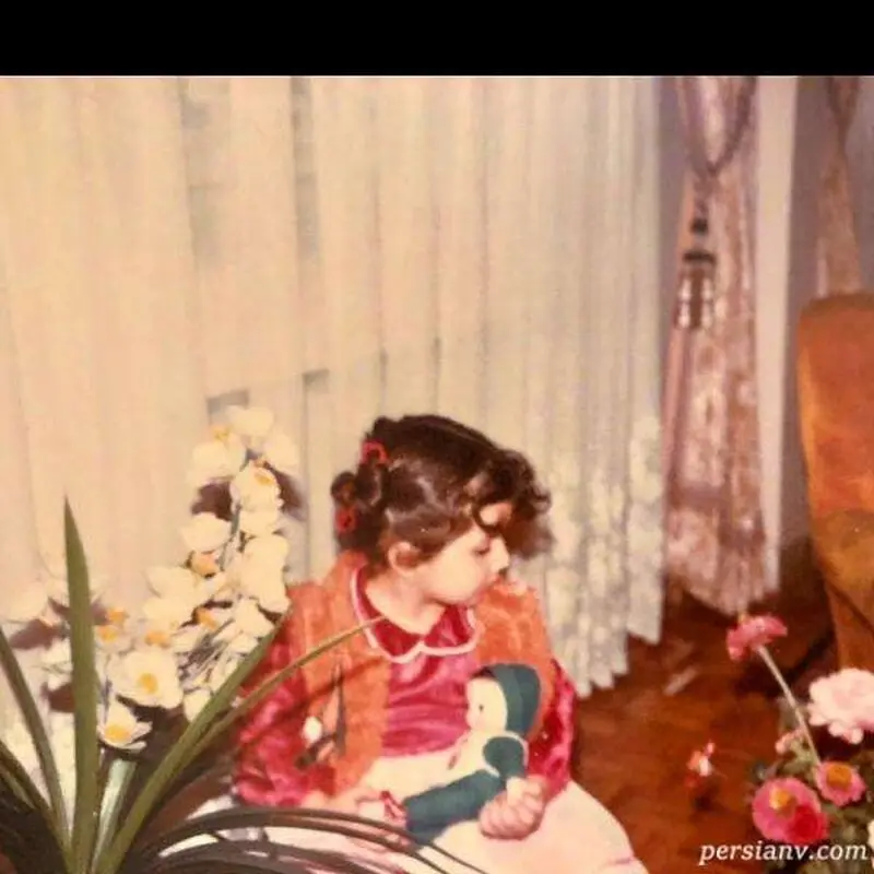 کودکی شبنم قلی خانی