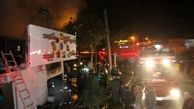 آتش بر جان چندین مغازه در کوی عرفان رشت/ علت و میزان خسارت در دست بررسی است/به همراه فیلم و عکس
