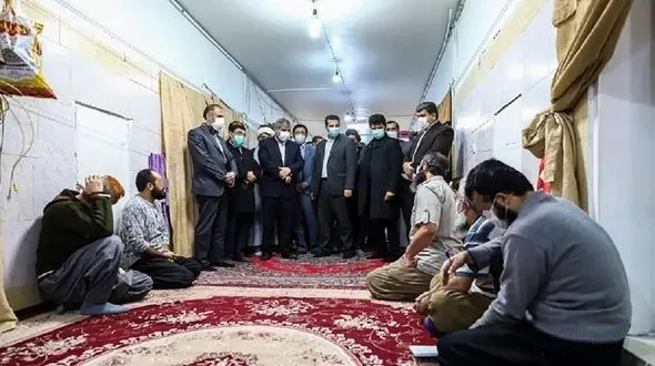 دادستان تهران به همراه 103 قاضی به زندان رجایی شهر رفت + فیلم