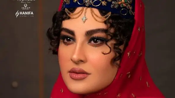 فیلم / خلاقیت حماسه ساز و تحسین‌برانگیز نقاش ایرانی درترسیم چهره مریم مومن / انگار عکسشه !