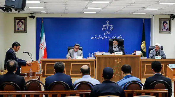 نخستین جلسه دادگاه ۹ نفر از اخلالگران ارزی مرتبط با حوزه بانک مرکزی برگزار شد