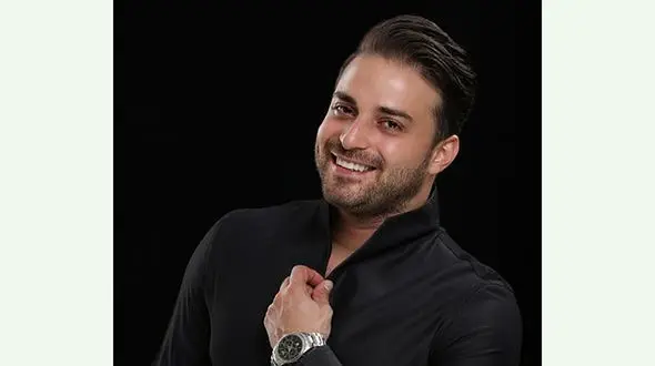 فیلم جنجالی بابک جهانبخش با شلوارک وسط خیابان ! / خرید بربری با لباس نامتعارف !