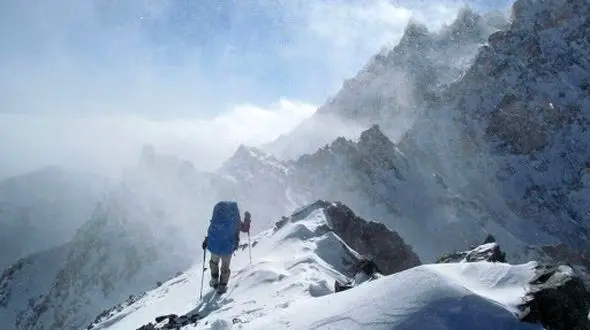 ناپدید شدن کوهنورد شیرازی در ارتفاعات علم کوه/ نیاز فوری امدادگران به اعزام بالگرد