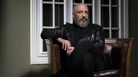 عاشقانه جالب امیر جعفری و زنش در وسط جگرکی+ عکس