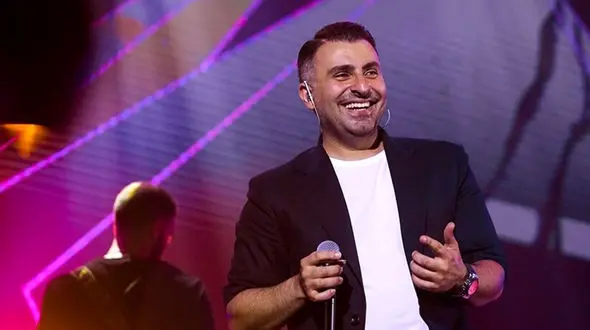 دانلود آواز باشکوه و دلی  علیرضا طلیسچی/ آهنگ این همه دیوونه داری خب یکیشم من ... + متن